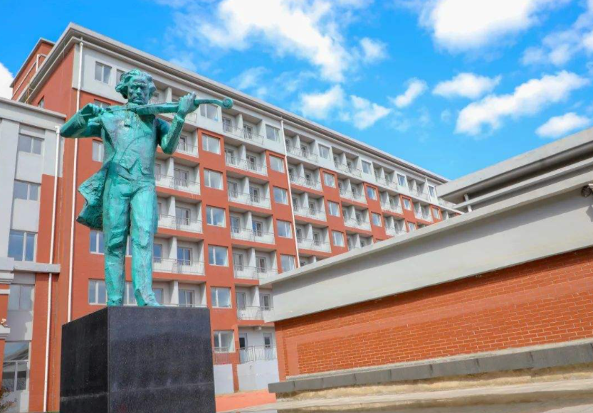 大连艺术学院是民办还是公办