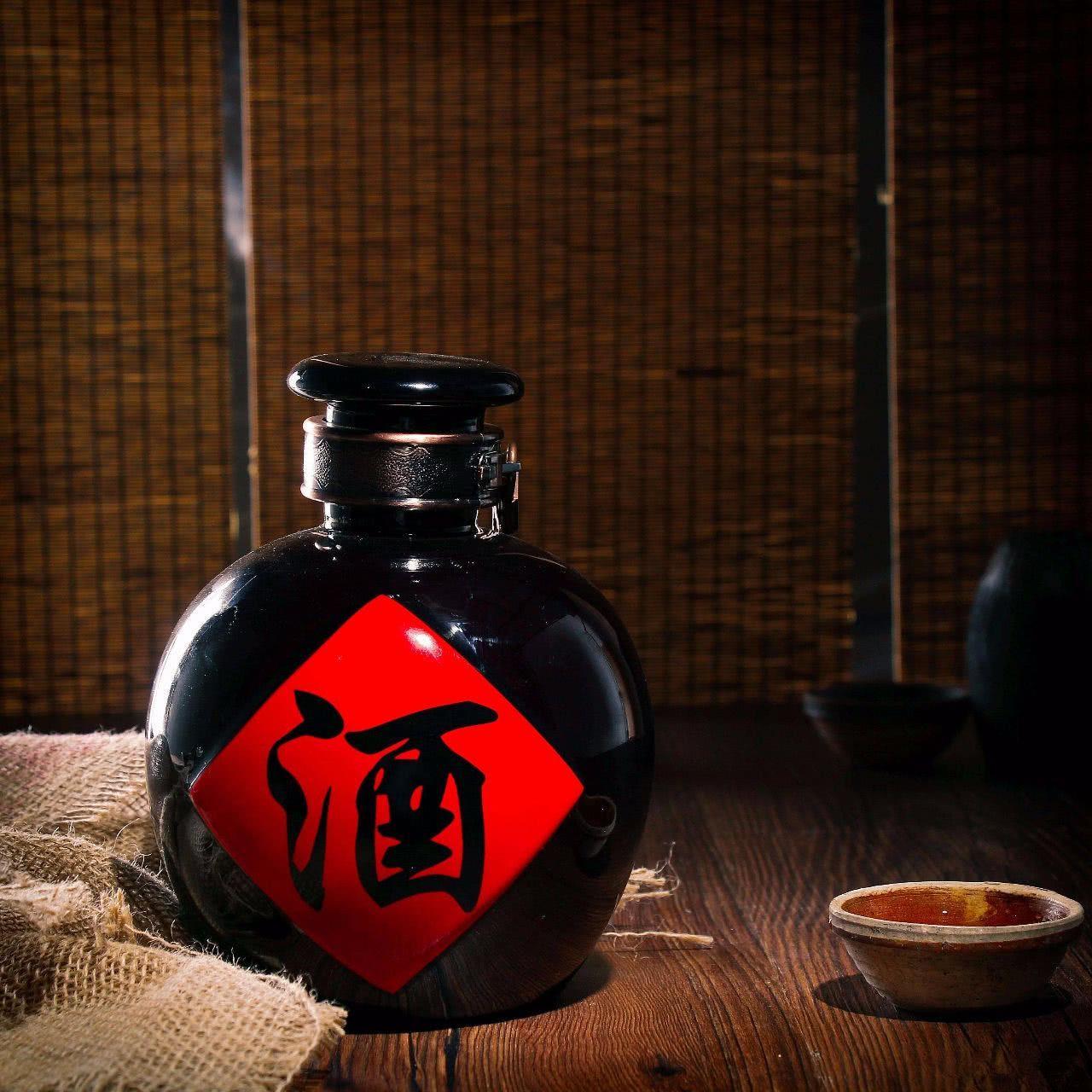 最早的白酒是谁发明