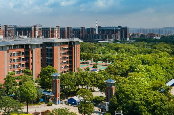 东莞新华学院是几本