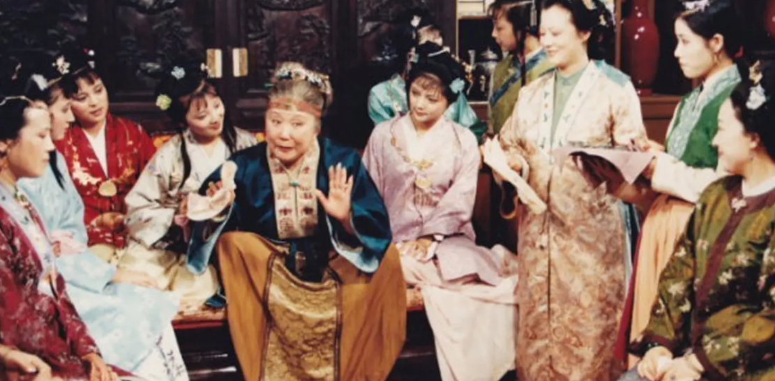 护着林黛玉的是谁