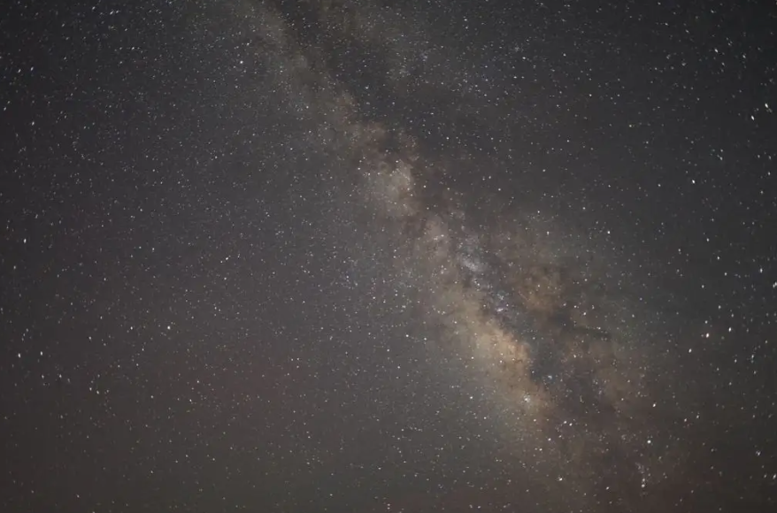 星光不问赶路人时光不负有心人什么意思？