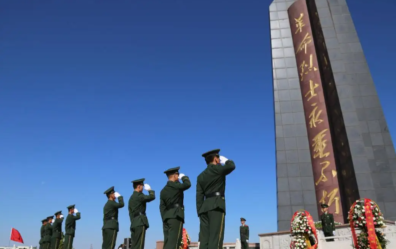 缅怀先烈的一段话