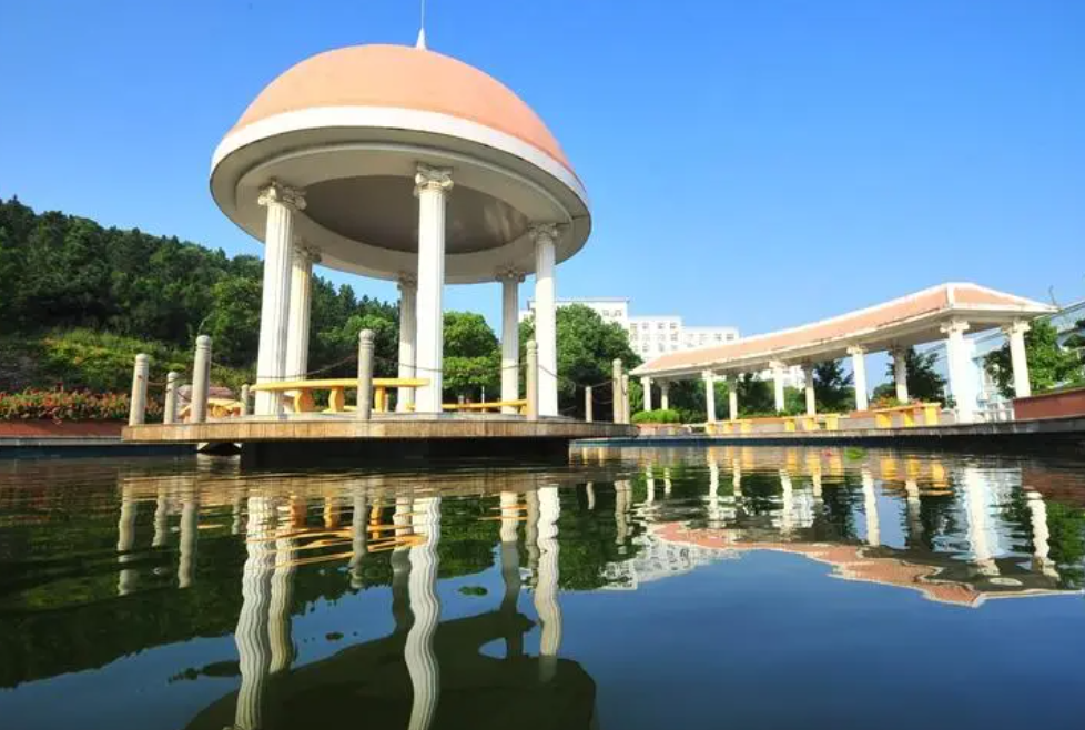 武昌理工学院学费多少