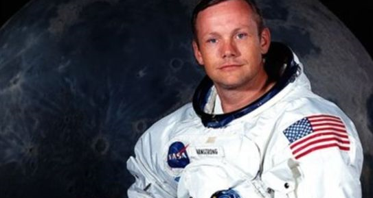 登上月球第一人是谁