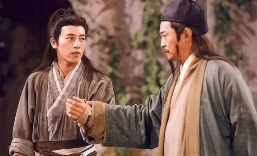 笑傲江湖中岳不群的弟子排名第四的是谁