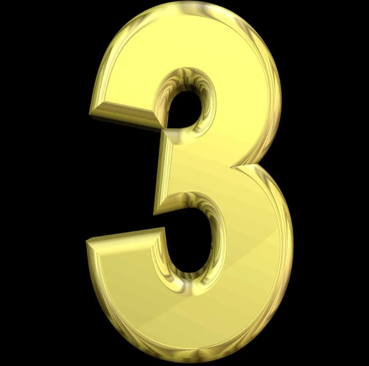 3是不是轴对称图形？