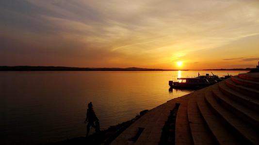 &ldquo;夕阳无限好，只是近黄昏&rdquo;是谁的诗句？