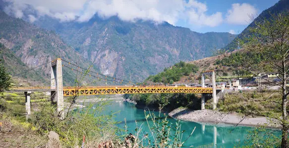 怒江大桥为什么鸣笛