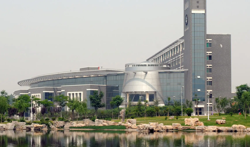 山东青年政治学院是几本