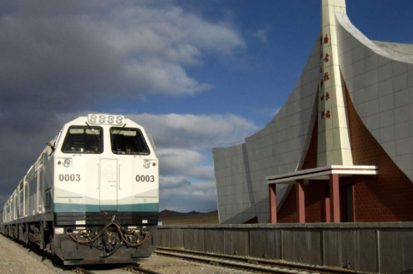 世界上第一条铁路诞生于哪里