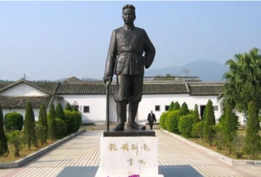 新四军成立时的军长是谁