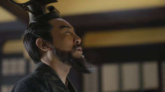 声色俱厉是什么意思