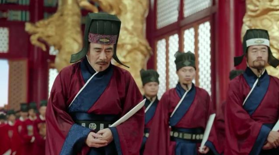 吏部尚书相当于现在什么官