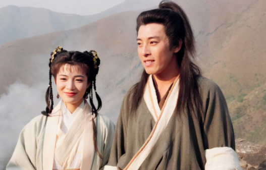 《笑傲江湖》中的令狐冲是哪派弟子？