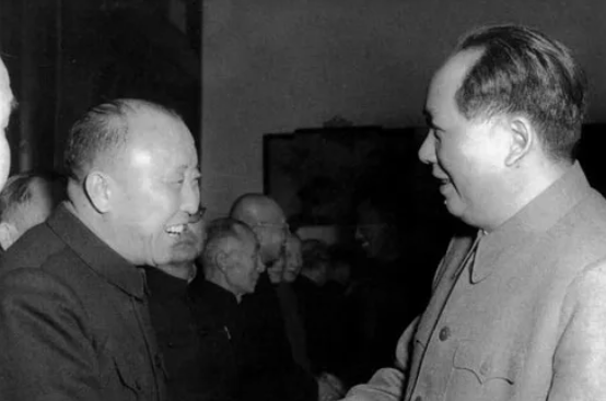 七律&middot;长征是谁写的