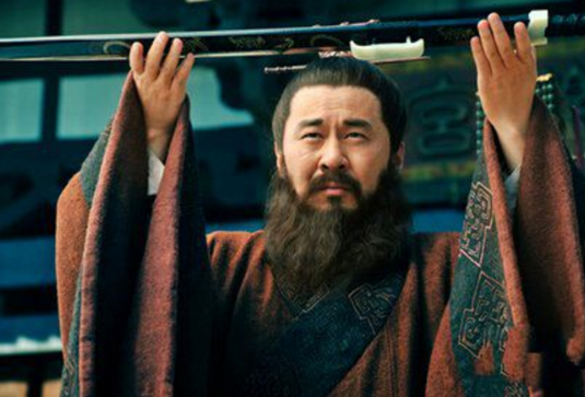 曹操是哪个时期的人物