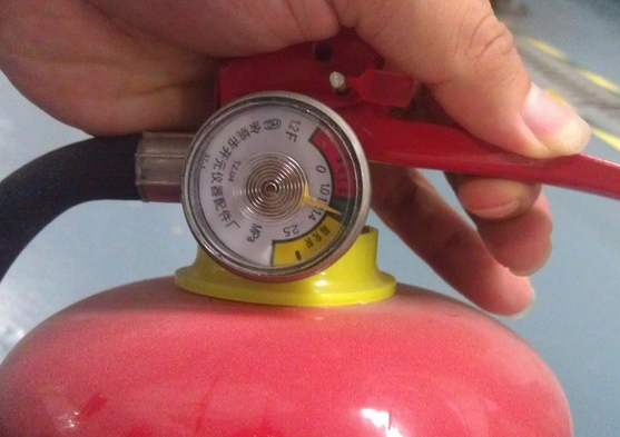 灭火器指针压力表指示在绿色区域表示什么