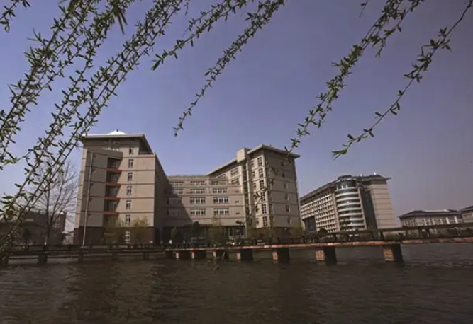 武汉工商学院是几本大学