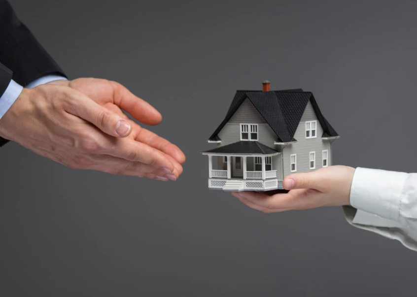 房产证过户给母亲要钱吗？