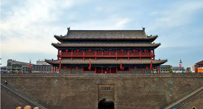 西安城墙是什么朝代建立的