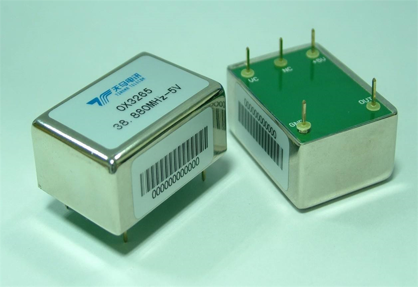 计算机上的时钟发生装置叫什么