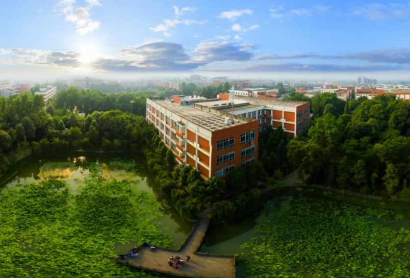 四川传媒学院是几本