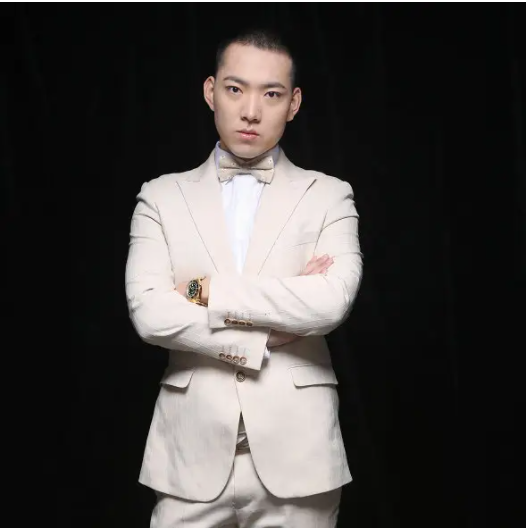 是谁家的姑娘出自哪首歌