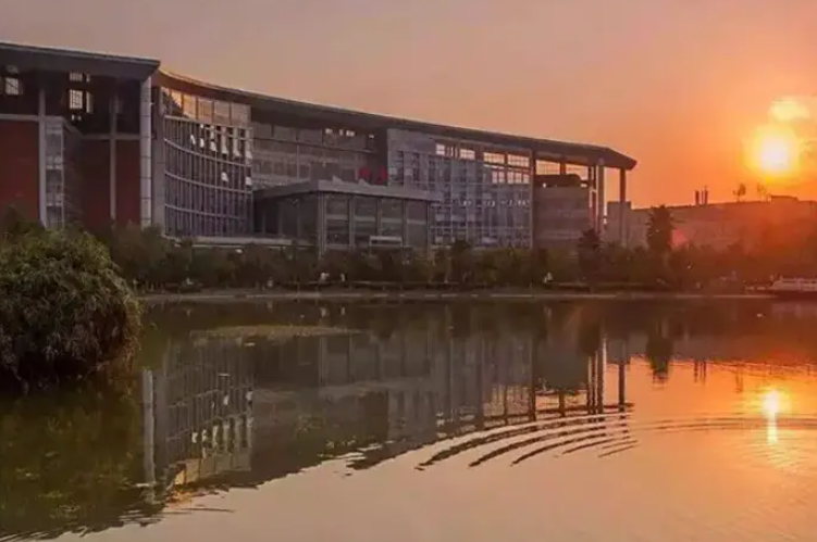 重庆医科大学是几本大学