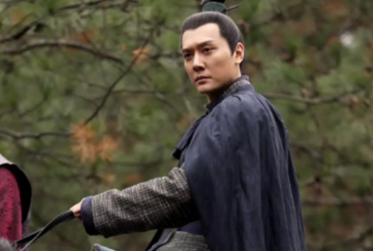 齐衡和顾廷烨谁的地位高