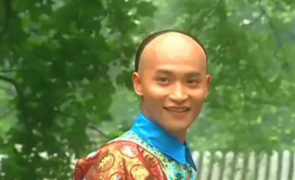 尔泰是谁扮演的