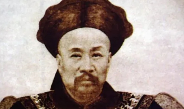 发现甲骨文的是谁