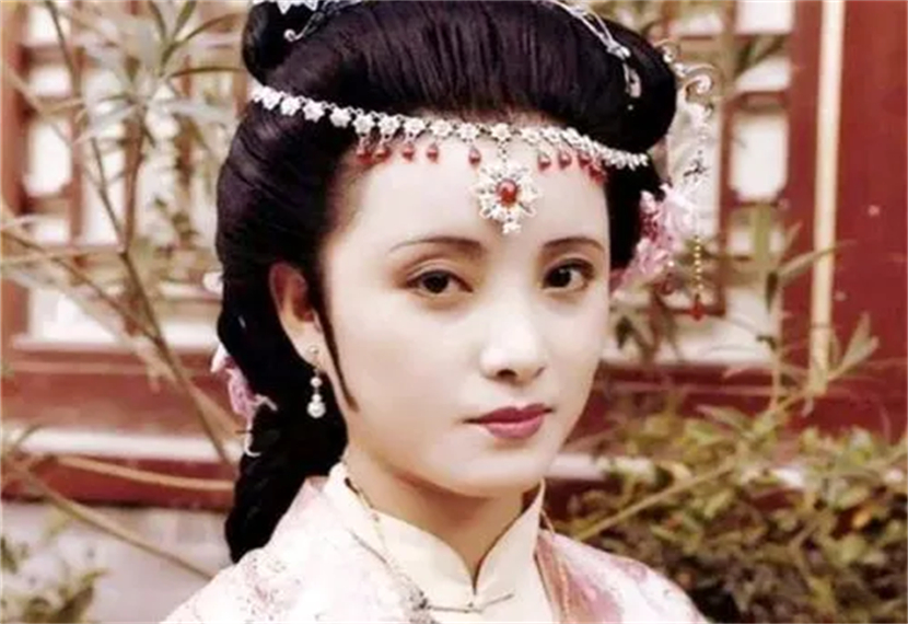秦可卿为什么爬灰
