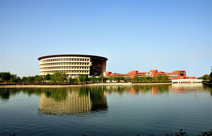 走读大学是什么意思