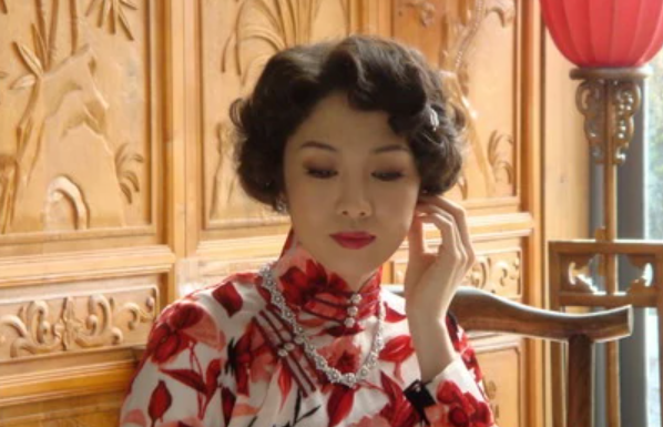 鼓楼外霍权美是谁演的