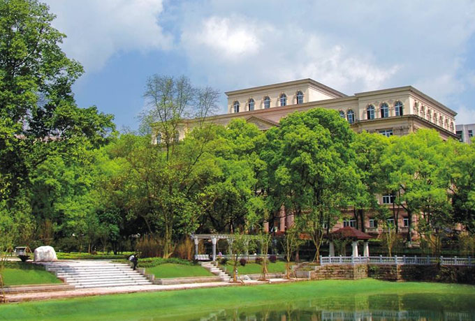 重庆医科大学是211吗