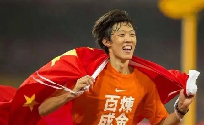 张国伟为什么被退队