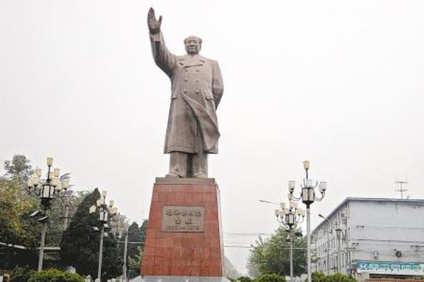 谁提出报纸上的批评