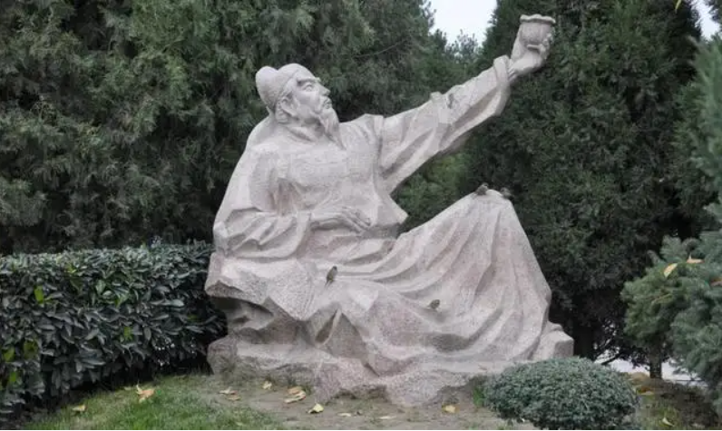 李白醉后在哪里用剑刻过一句诗