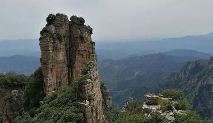 兀立的意思