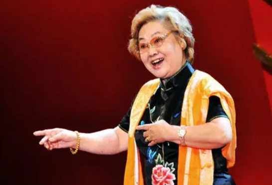 电影上甘岭的插曲我的祖国谁唱的