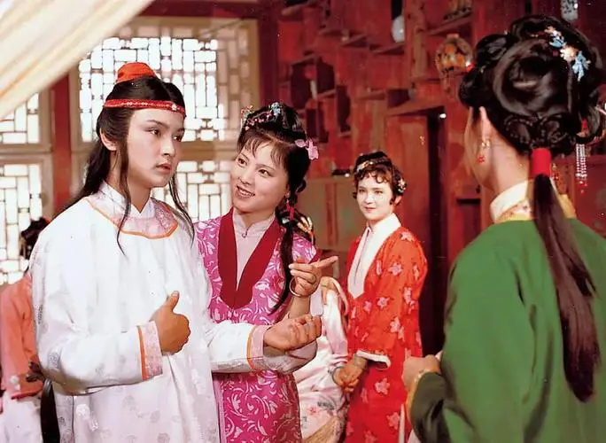 秦可卿为什么要爬灰