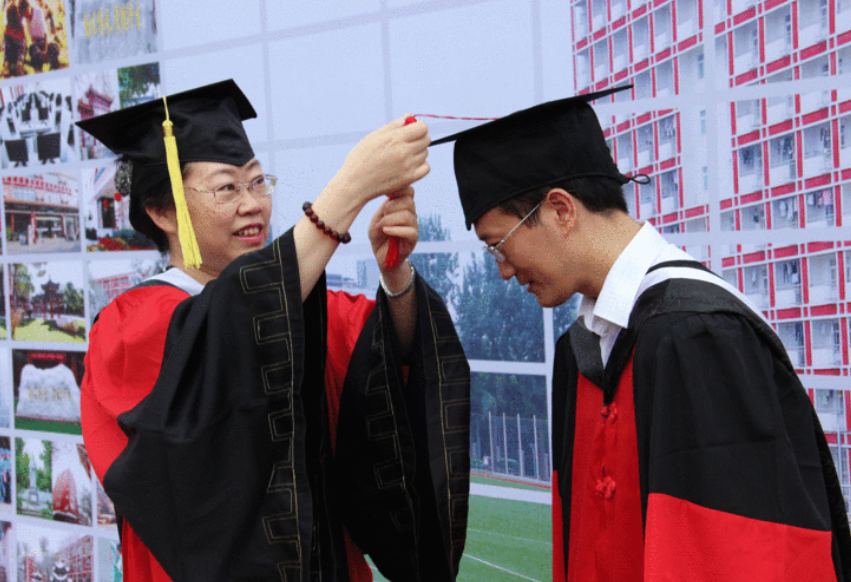 师范生考研选专硕还是学硕