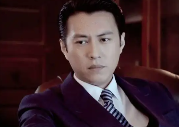 靳东的妈妈是谁