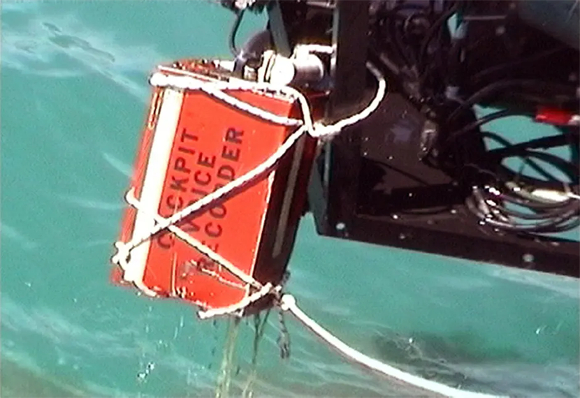 飞机上的黑匣子到底是什么东西