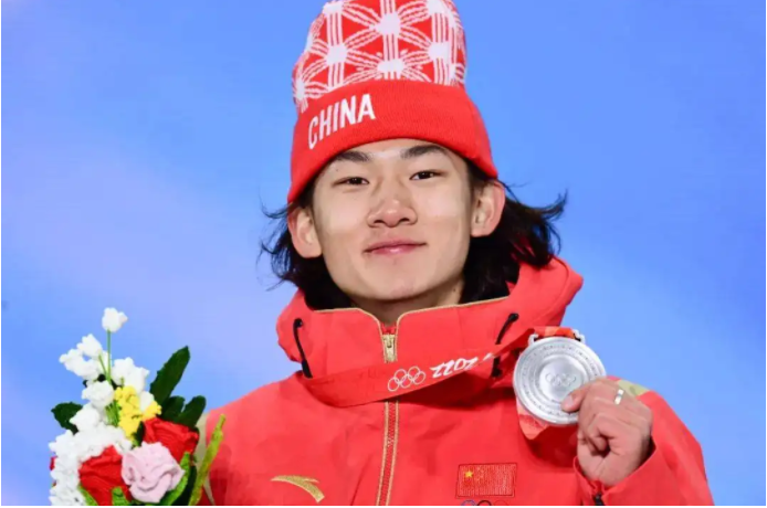 苏翊鸣是谁