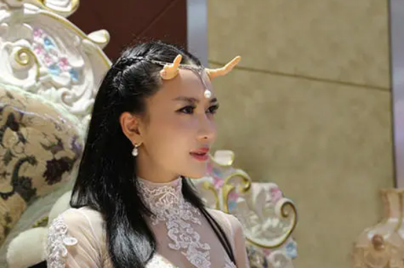龚玥菲几岁了