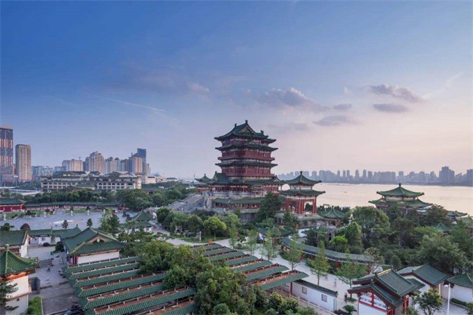 穷且益坚不坠青云之志是什么意思