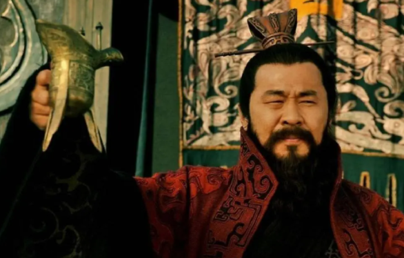 治世之能臣乱世之奸雄是谁说的