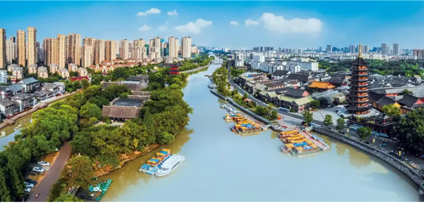 襟吴带楚客多游是赞美江苏的哪个地方