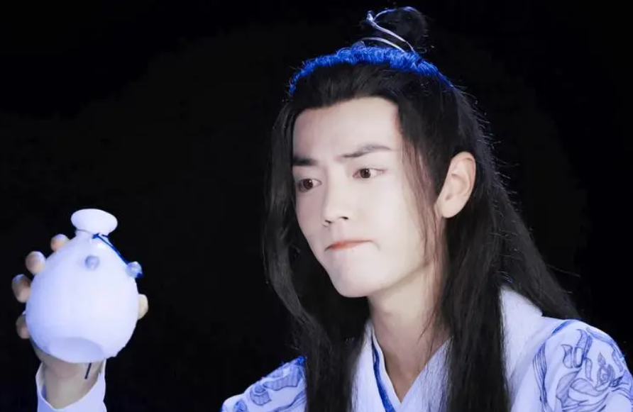 魏无羡为什么穿红衣